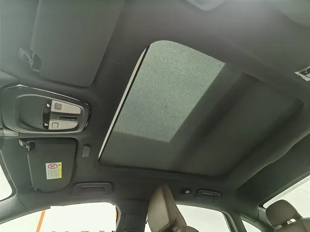 2022 Volvo S90 2.0T 250HP L4 8AT,autocango,china used car exporter,china ev exporter,chinese used car exporter,chinese used ev exporter