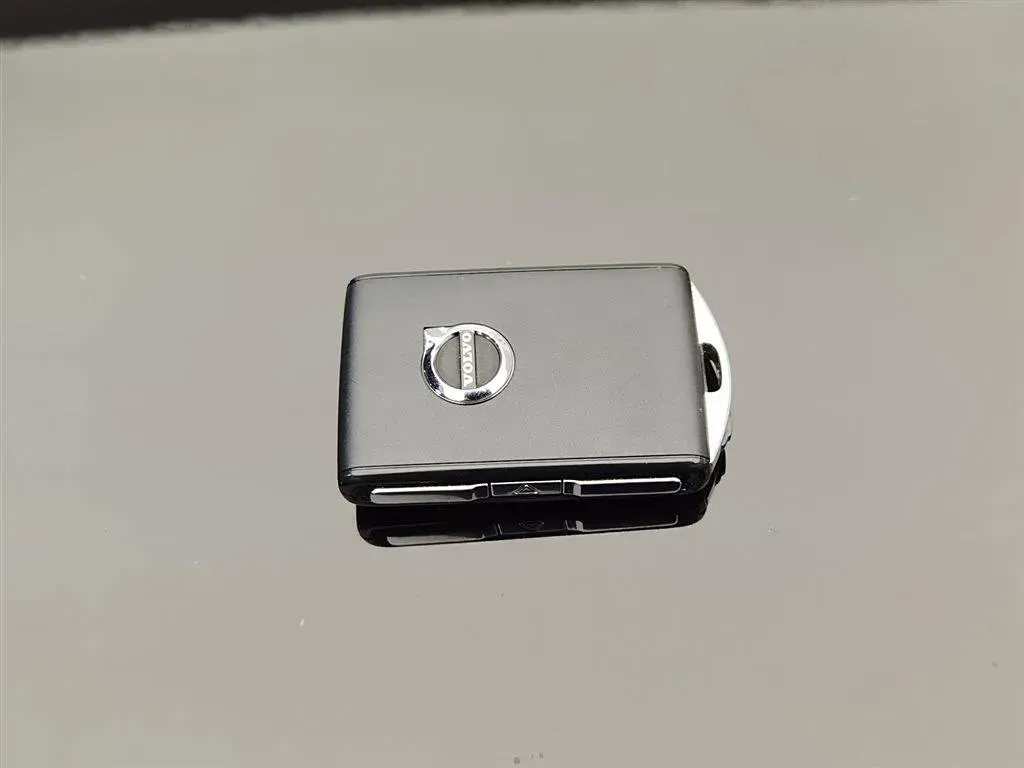 2022 Volvo S90 2.0T 250HP L4 8AT,autocango,china used car exporter,china ev exporter,chinese used car exporter,chinese used ev exporter