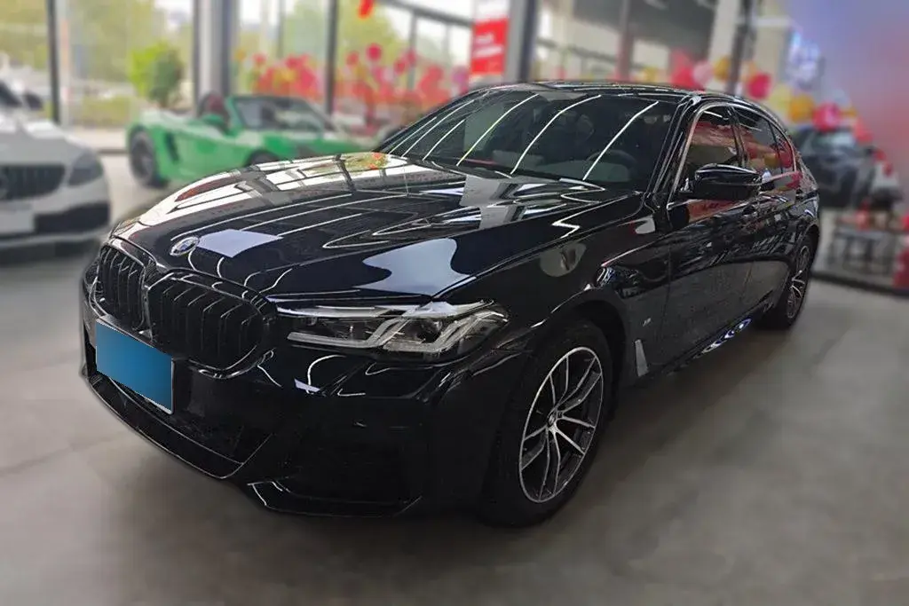 2022 BMW 5 Series 2.0T 184HP L4 8AT