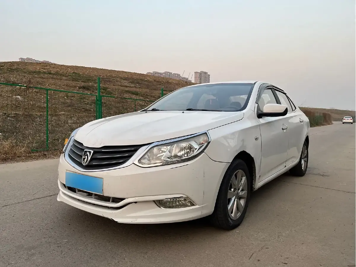 2013 BaoJun 630 1.8L 143HP L4 6AT