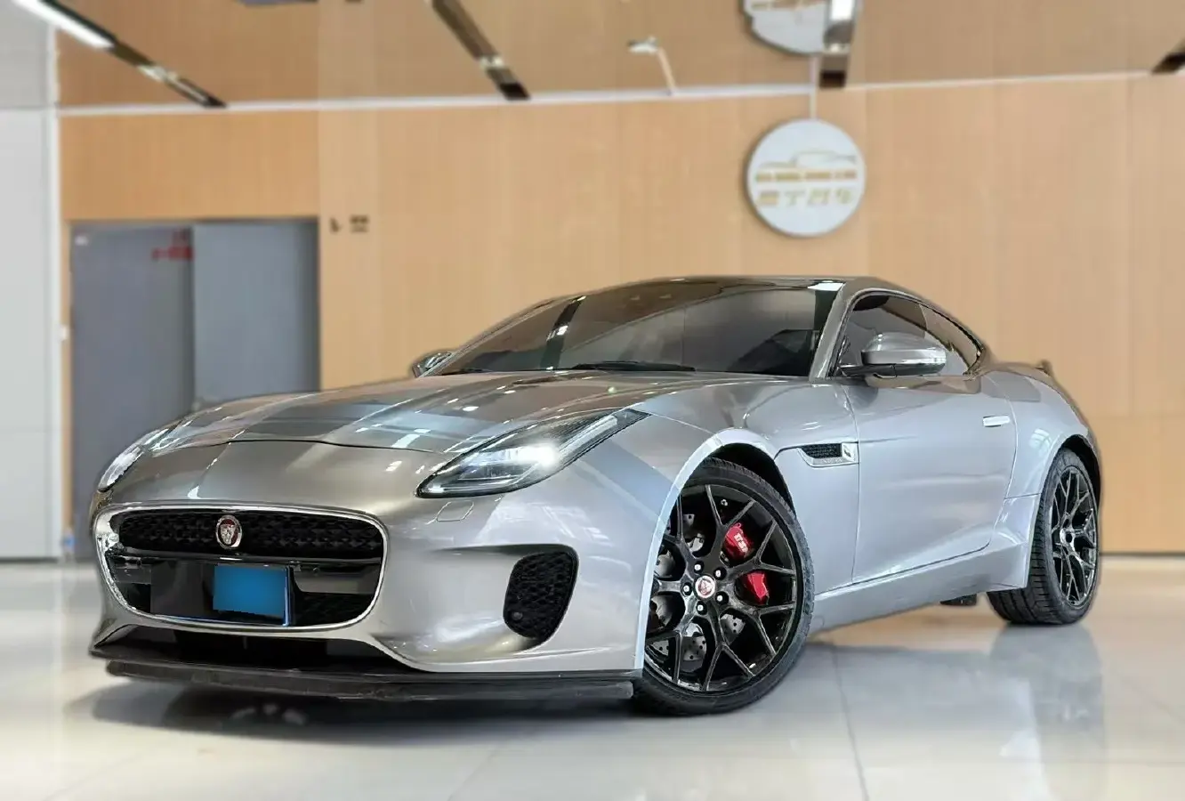 2019 Jaguar F-TYPE 2.0T 300HP L4 8AT