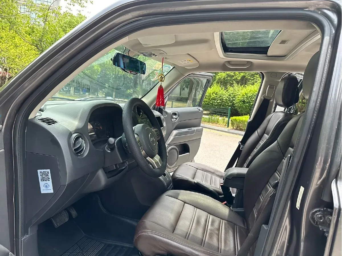 2014 Jeep Patriot 2.4L 170HP L4 6AT,autocango,china used car exporter,china ev exporter,chinese used car exporter,chinese used ev exporter