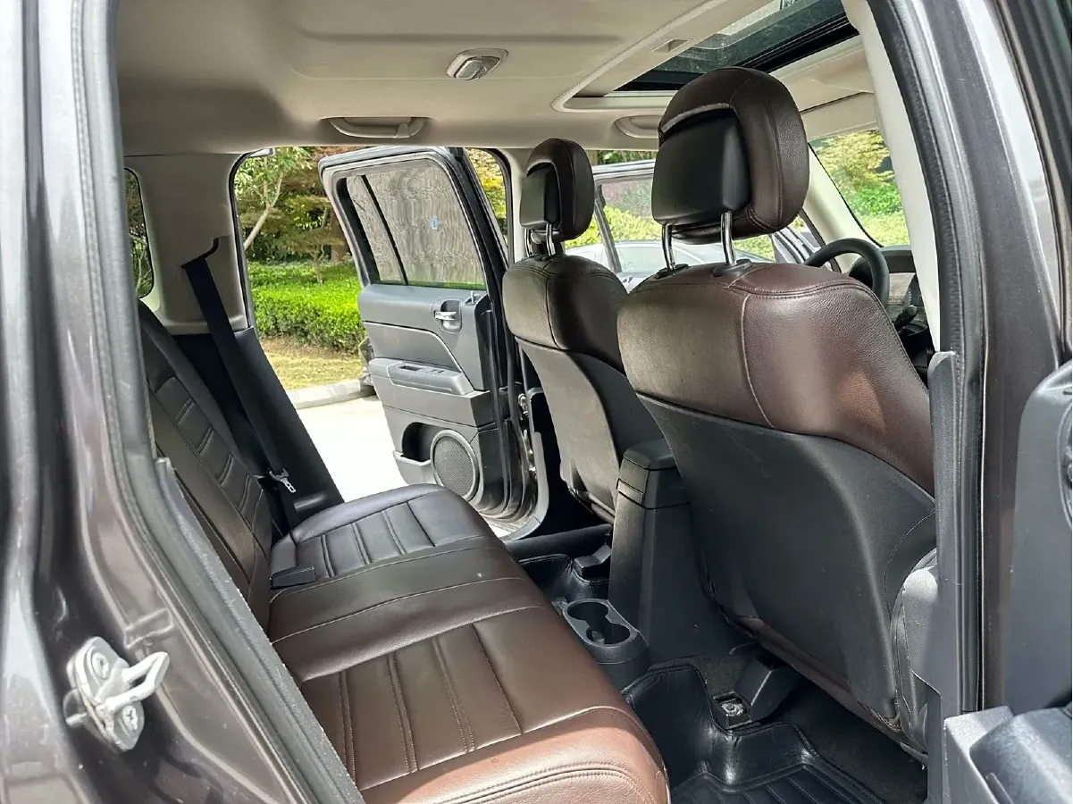 2014 Jeep Patriot 2.4L 170HP L4 6AT,autocango,china used car exporter,china ev exporter,chinese used car exporter,chinese used ev exporter