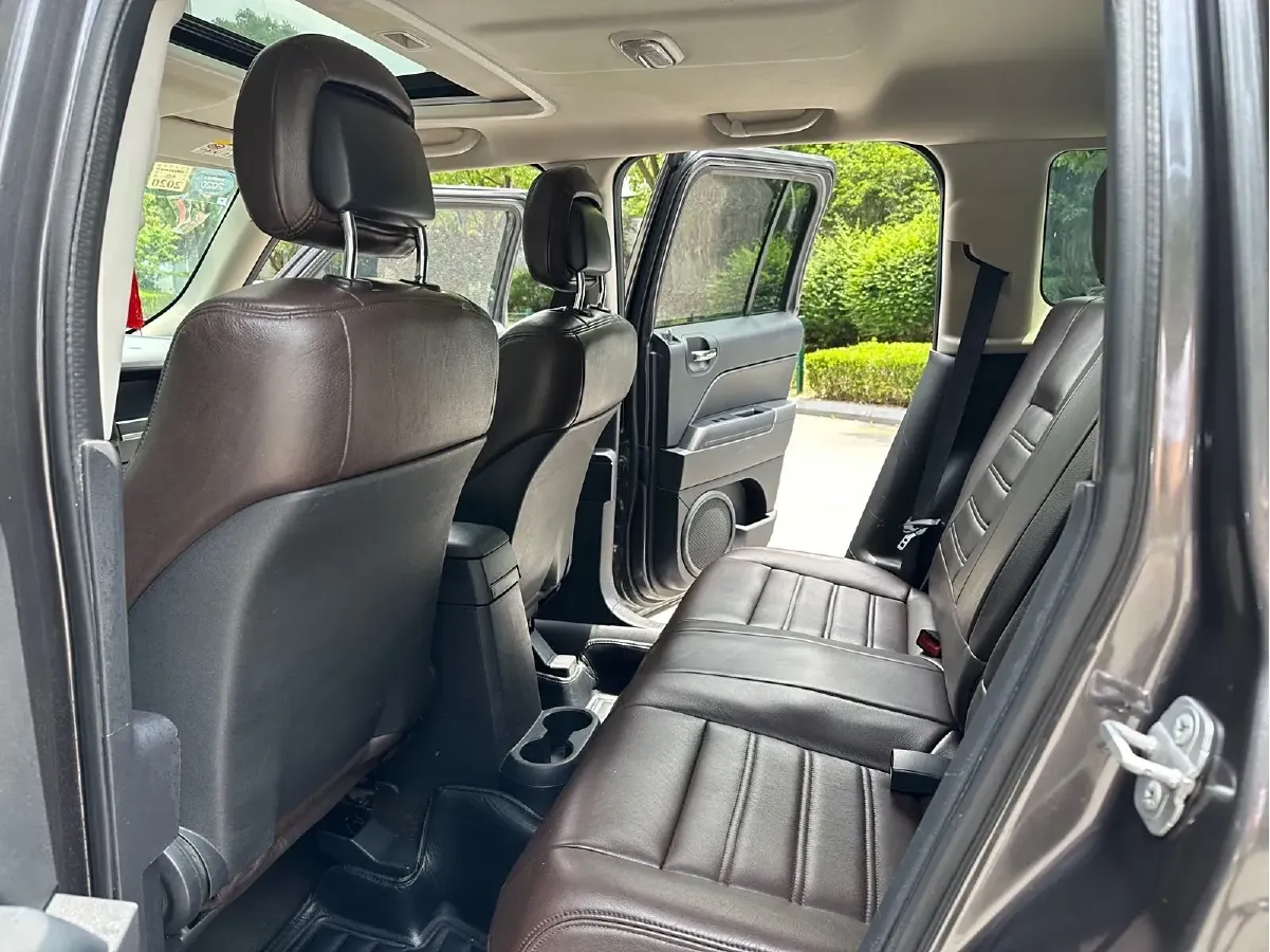 2014 Jeep Patriot 2.4L 170HP L4 6AT,autocango,china used car exporter,china ev exporter,chinese used car exporter,chinese used ev exporter