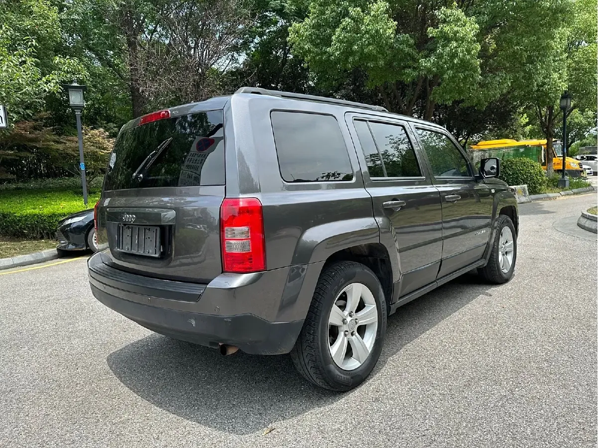 2014 Jeep Patriot 2.4L 170HP L4 6AT,autocango,china used car exporter,china ev exporter,chinese used car exporter,chinese used ev exporter