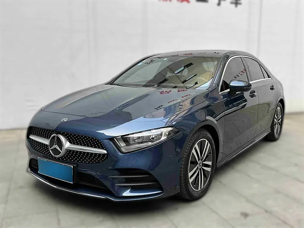 2019 Mercedes-Benz A Class 1.3T 136HP L4 7DCT