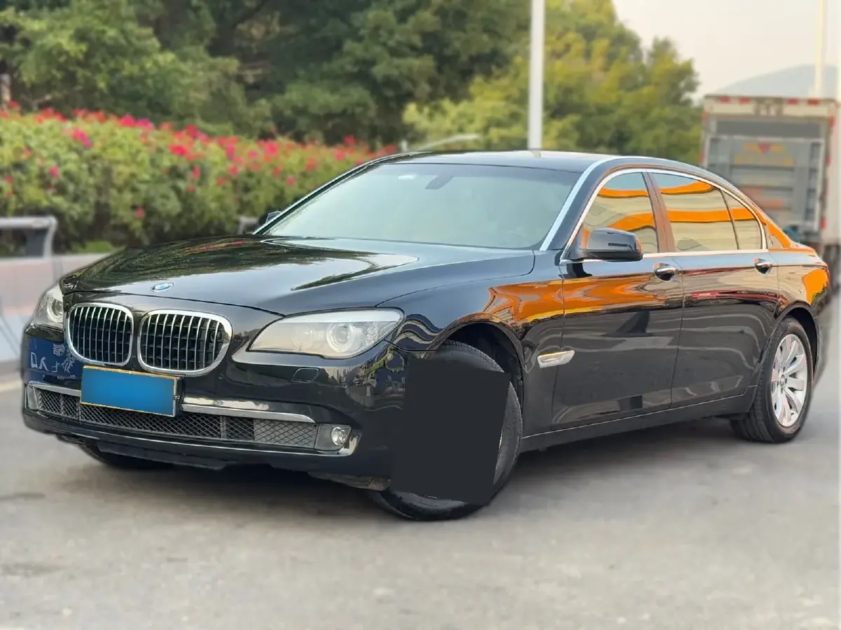 2009 BMW 7 Series 3.0T 326HP L6 6AT