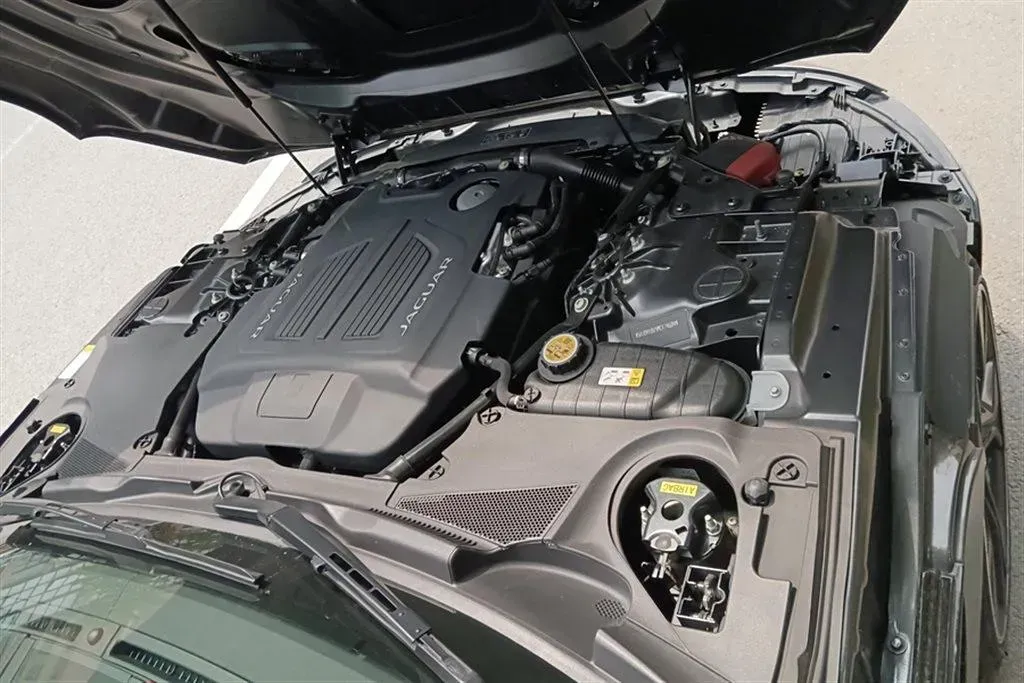 2021 Jaguar F-TYPE 3.0T 381HP V6 8AT,autocango,china used car exporter,china ev exporter,chinese used car exporter,chinese used ev exporter