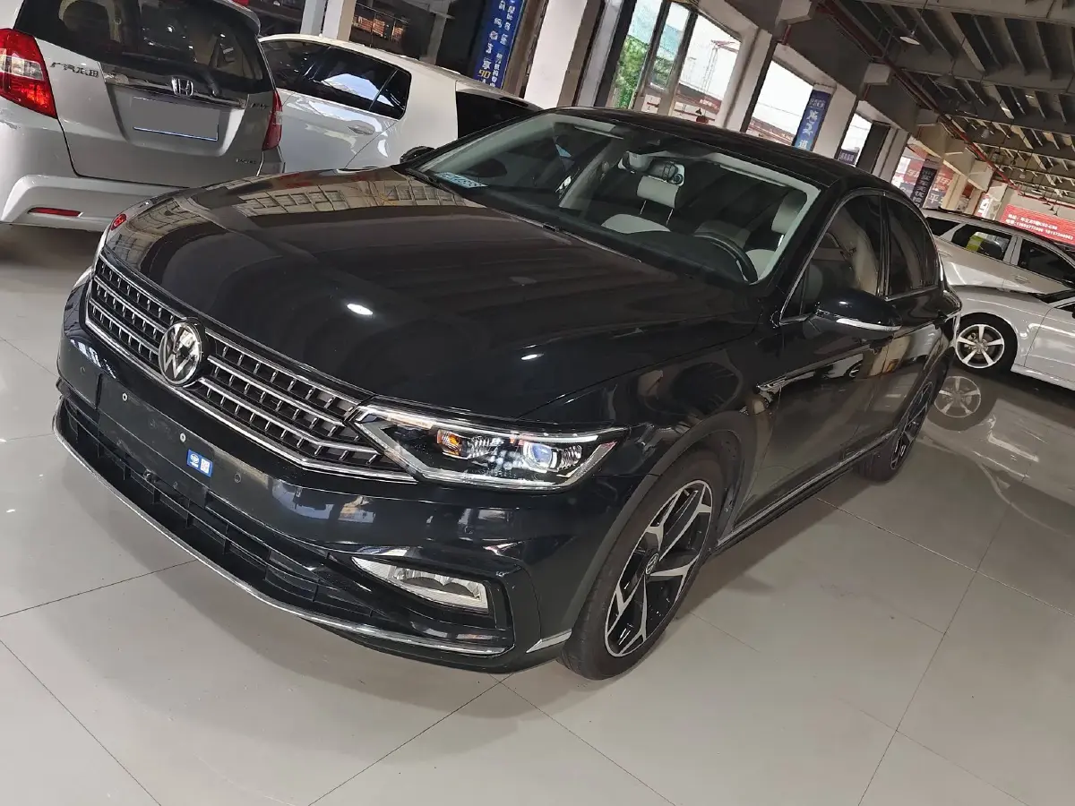 2023 Volkswagen Magotan 2.0T 186HP L4 7DCT