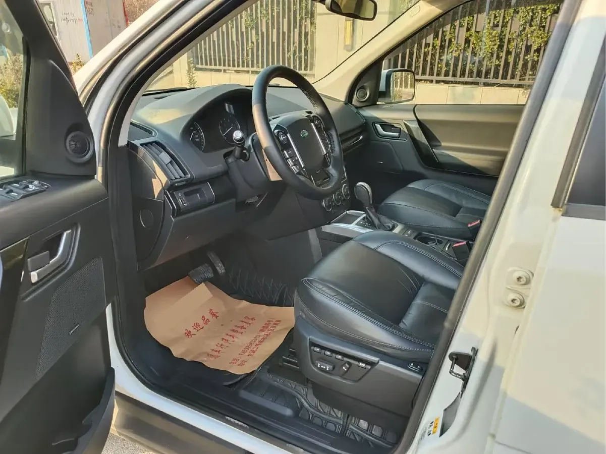 2015 Land Rover Freelander 2 2.0T 240HP L4 6AT,autocango,china used car exporter,china ev exporter,chinese used car exporter,chinese used ev exporter