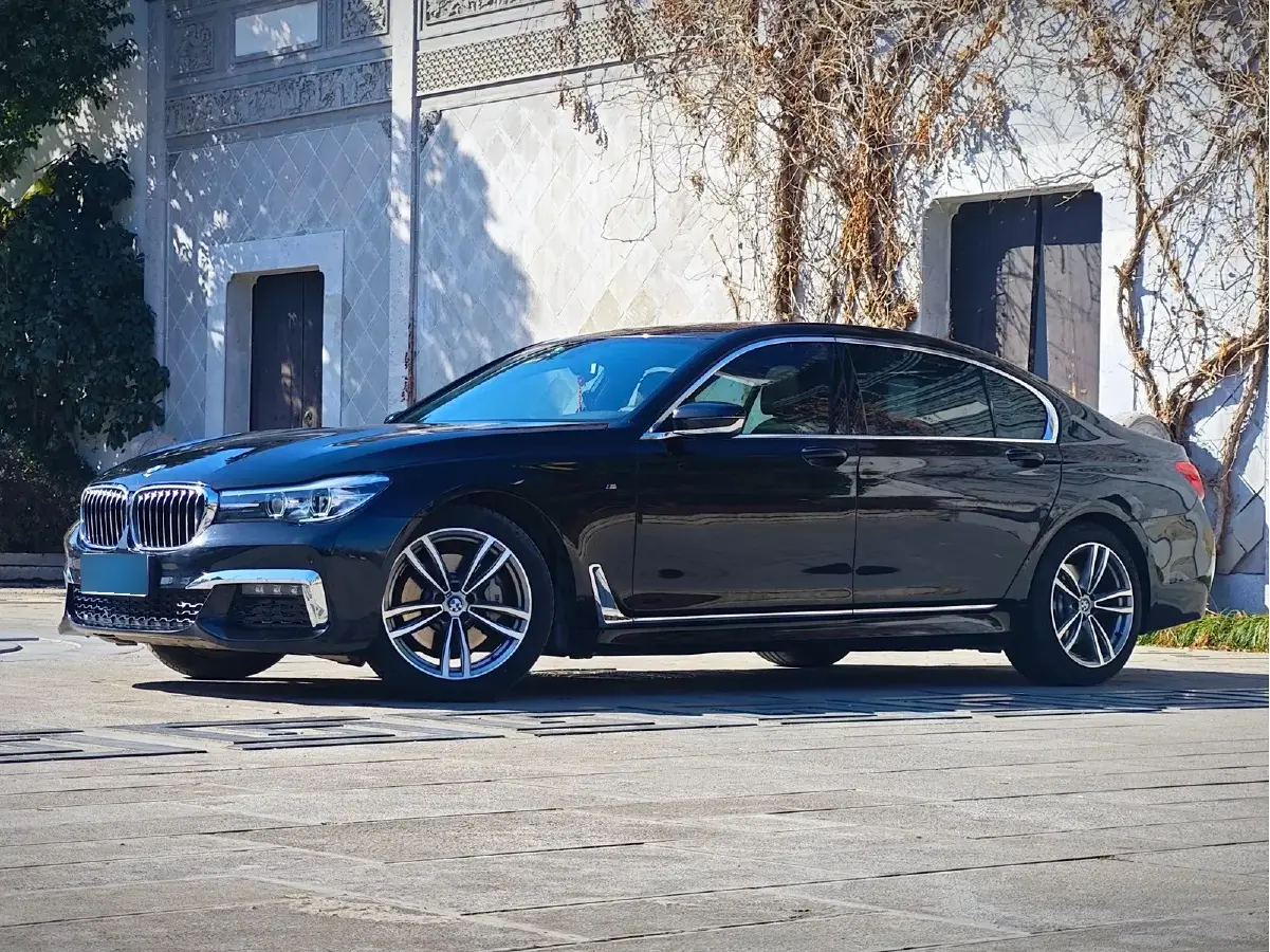 2018 BMW 7 Series 2.0T 258HP L4 8AT