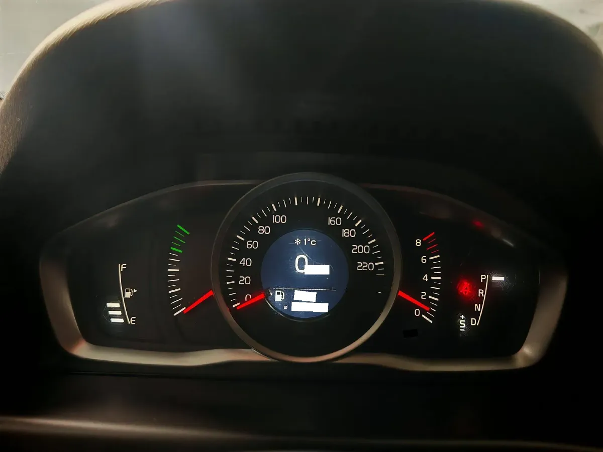 2015 Volvo S80L 2.0T 214HP L5 6AT,autocango,china used car exporter,china ev exporter,chinese used car exporter,chinese used ev exporter