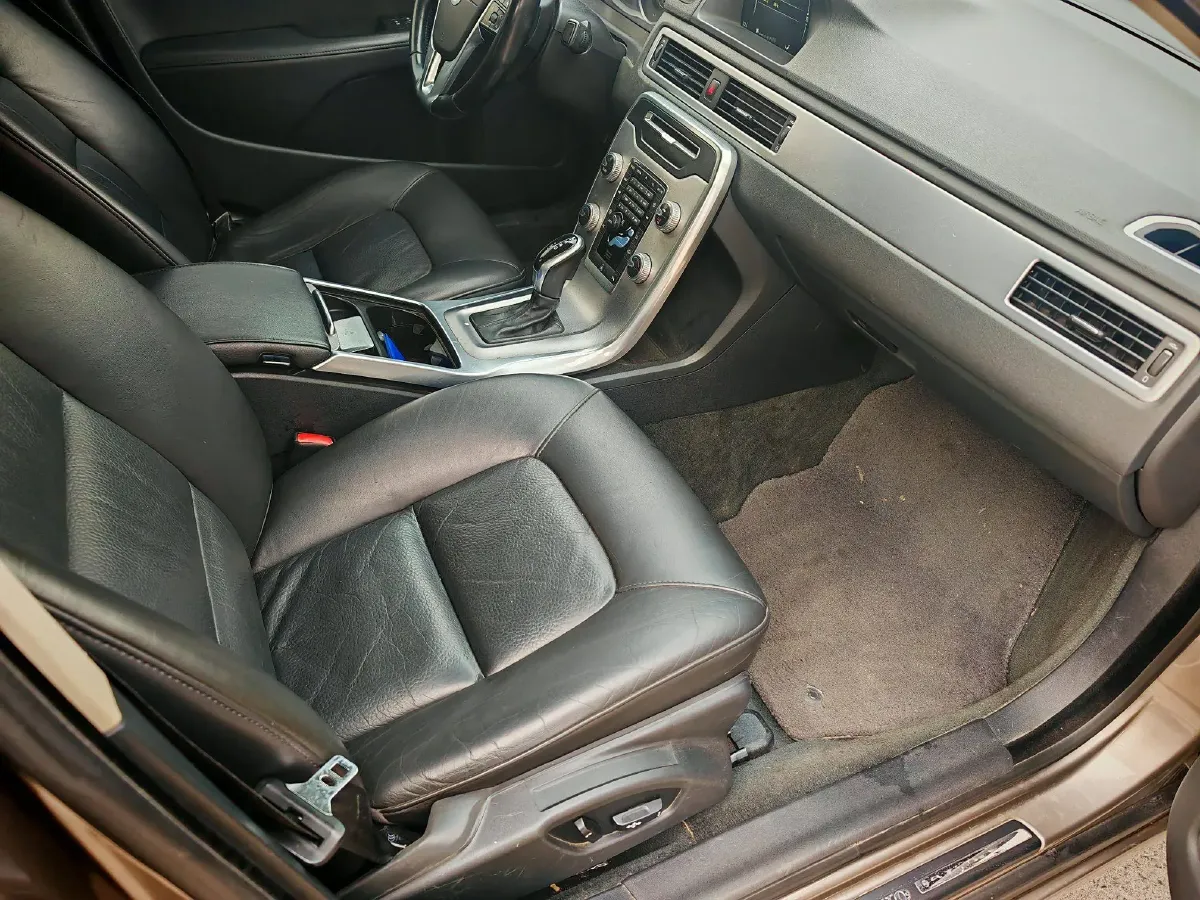 2015 Volvo S80L 2.0T 214HP L5 6AT,autocango,china used car exporter,china ev exporter,chinese used car exporter,chinese used ev exporter