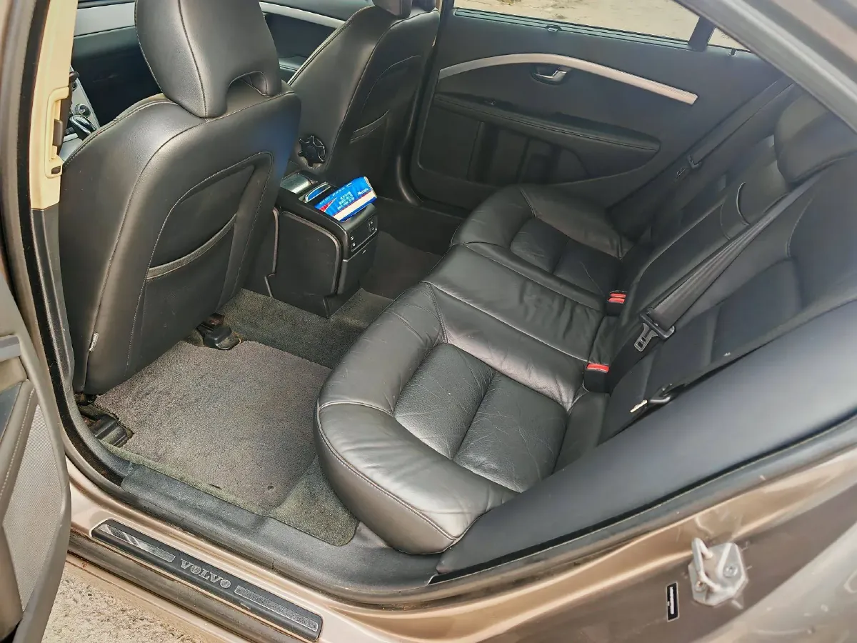 2015 Volvo S80L 2.0T 214HP L5 6AT,autocango,china used car exporter,china ev exporter,chinese used car exporter,chinese used ev exporter