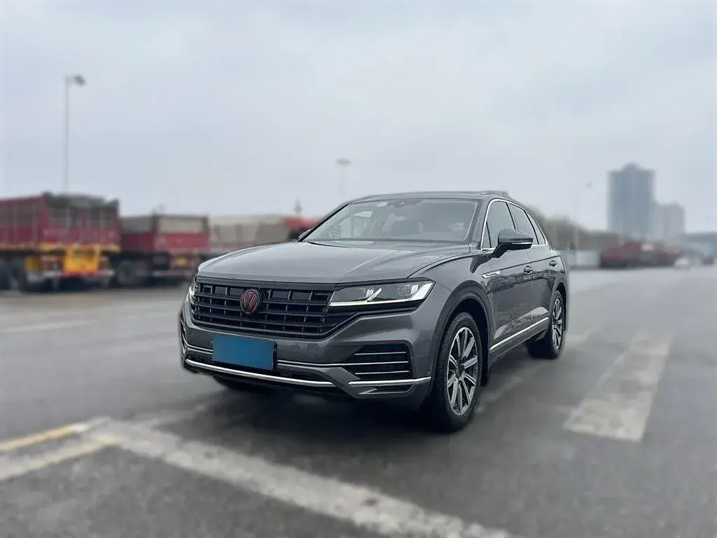 2019 Volkswagen Touareg 2.0T 252HP L4 8AT