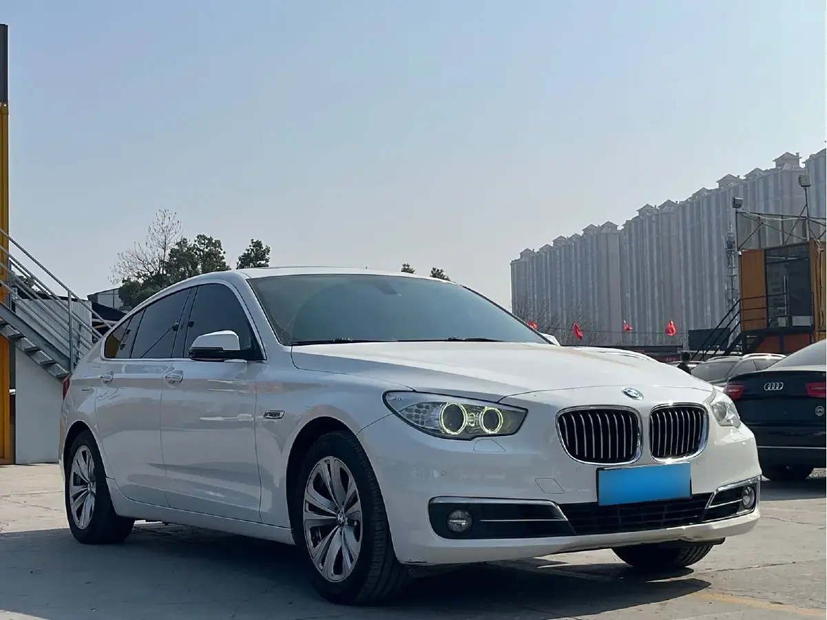 2014 BMW 5 Series GT 3.0T 306HP L6 8AT