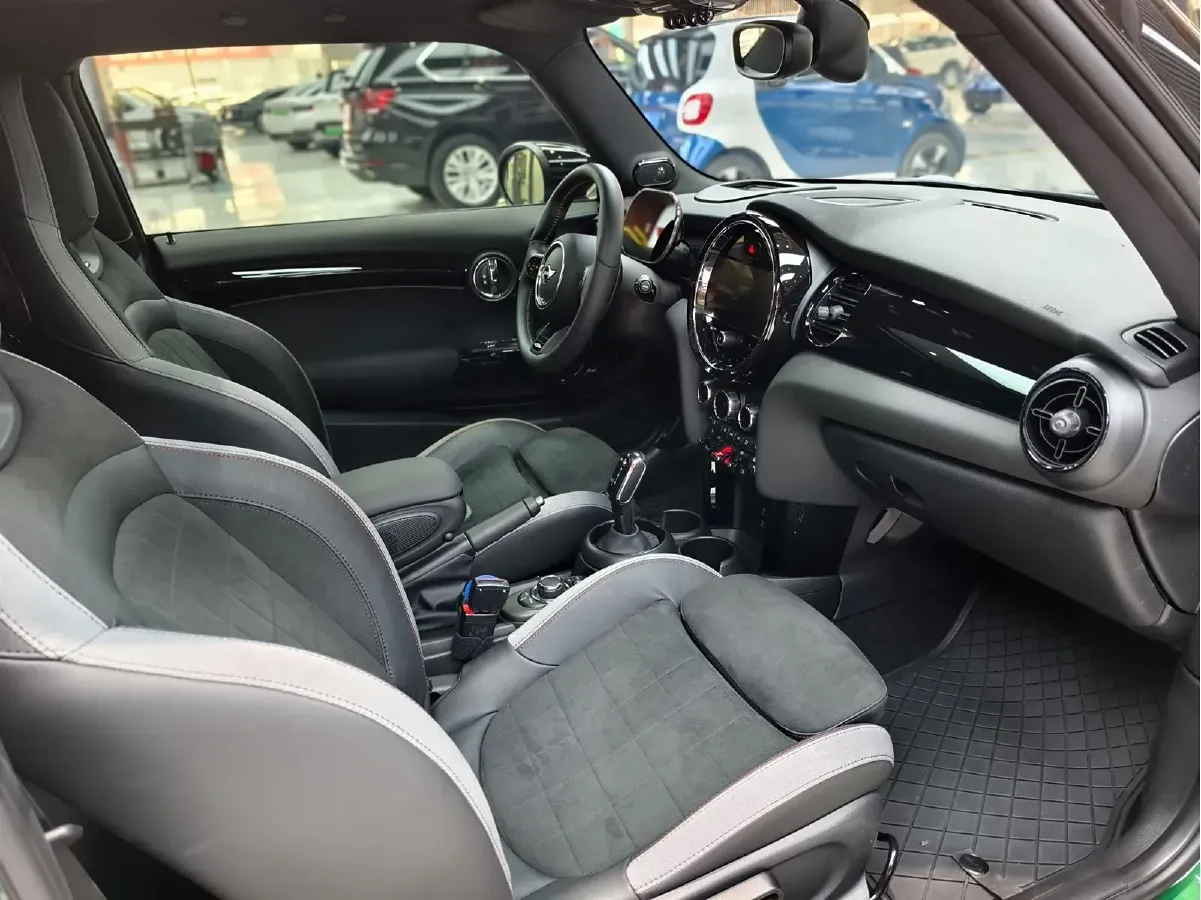 2023 MINI JCW COUNTRYMAN 2.0T 272HP L4 8AT,autocango,china used car exporter,china ev exporter,chinese used car exporter,chinese used ev exporter