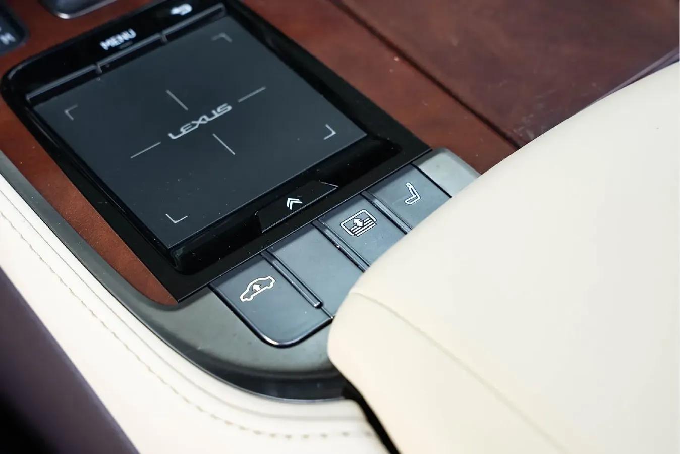 2018 Lexus LS 3.5L 316HP V6 10AT,autocango,china used car exporter,china ev exporter,chinese used car exporter,chinese used ev exporter