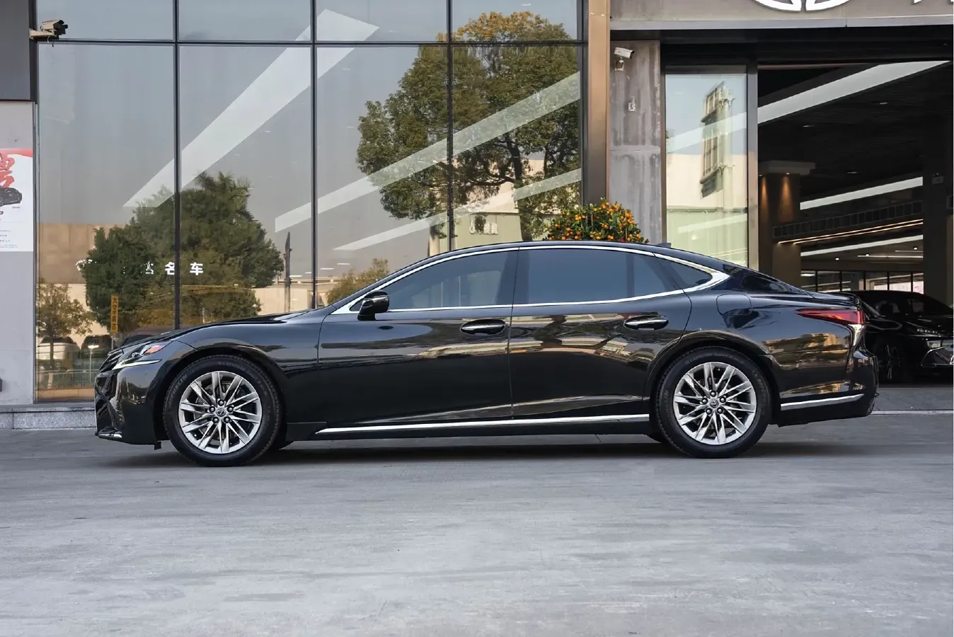 2018 Lexus LS 3.5L 316HP V6 10AT,autocango,china used car exporter,china ev exporter,chinese used car exporter,chinese used ev exporter