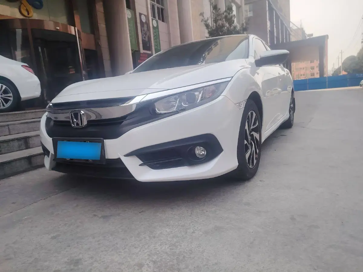 2016 Honda Civic 1.5T 177HP L4 CVT