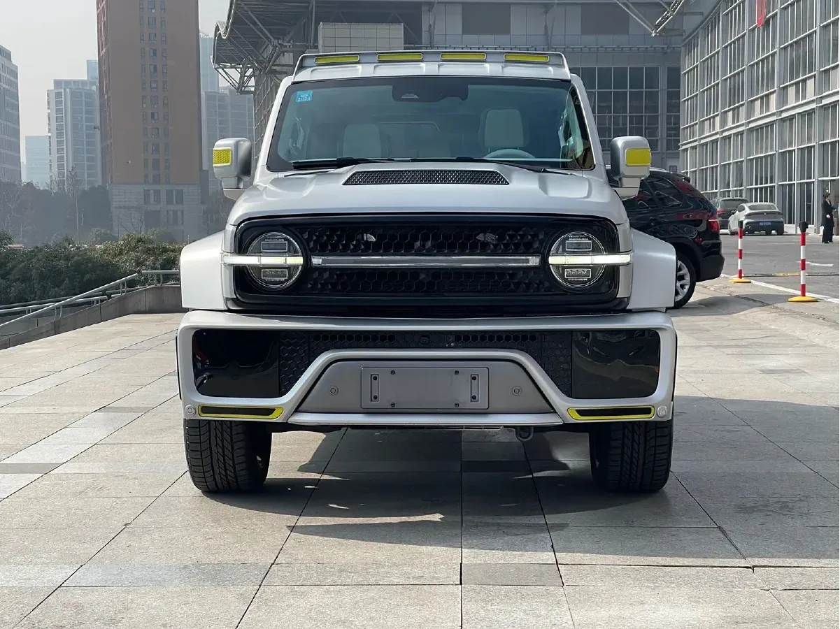 2021 Cyberspace 300 2.0T 227HP L4 8AT,autocango,china used car exporter,china ev exporter,chinese used car exporter,chinese used ev exporter