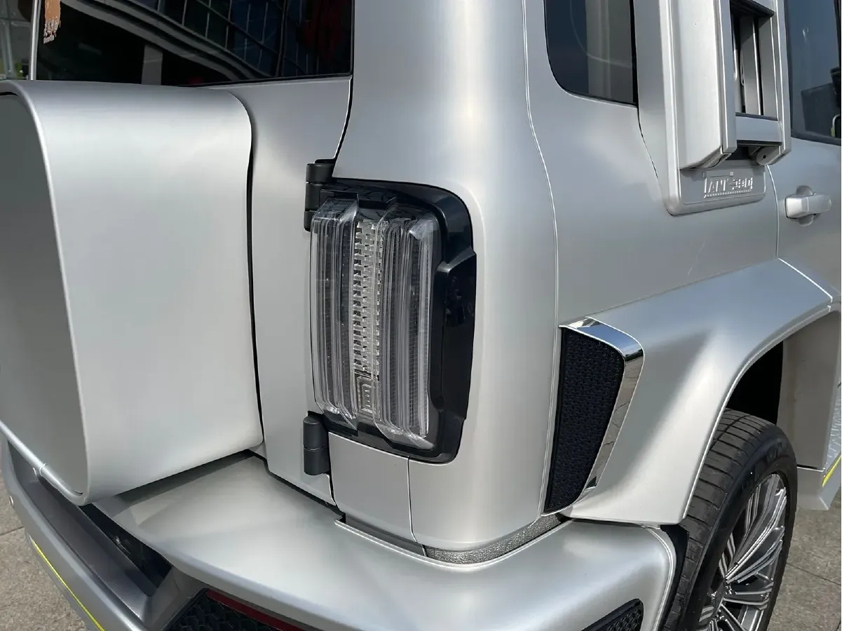 2021 Cyberspace 300 2.0T 227HP L4 8AT,autocango,china used car exporter,china ev exporter,chinese used car exporter,chinese used ev exporter