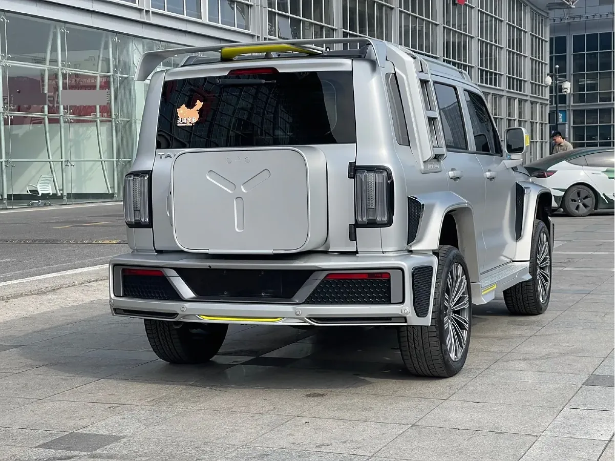 2021 Cyberspace 300 2.0T 227HP L4 8AT,autocango,china used car exporter,china ev exporter,chinese used car exporter,chinese used ev exporter