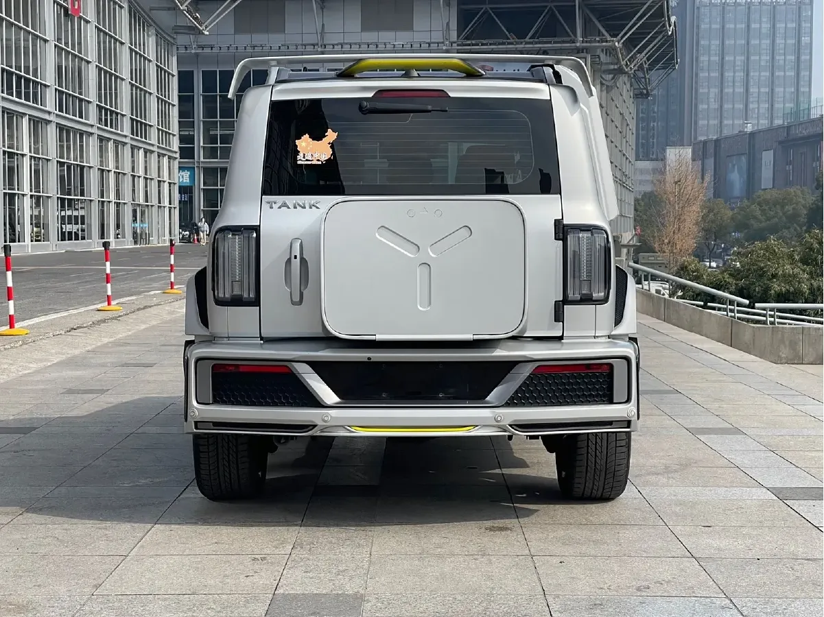 2021 Cyberspace 300 2.0T 227HP L4 8AT,autocango,china used car exporter,china ev exporter,chinese used car exporter,chinese used ev exporter