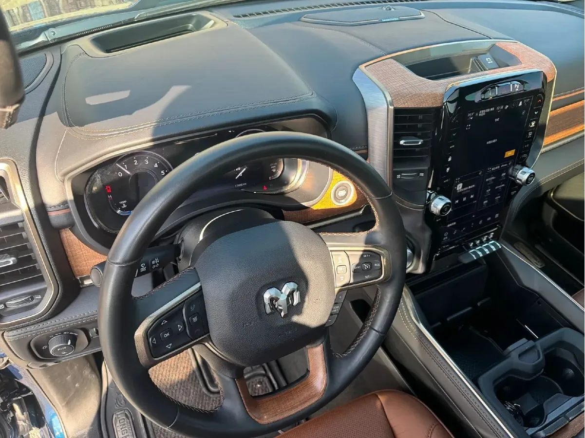 2011 RAM Trucks 5.7L 395HP V8 5AT,autocango,china used car exporter,china ev exporter,chinese used car exporter,chinese used ev exporter