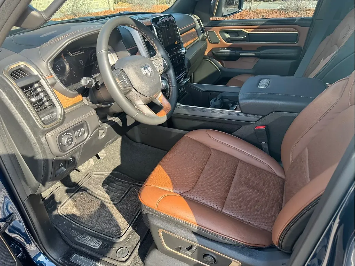 2011 RAM Trucks 5.7L 395HP V8 5AT,autocango,china used car exporter,china ev exporter,chinese used car exporter,chinese used ev exporter