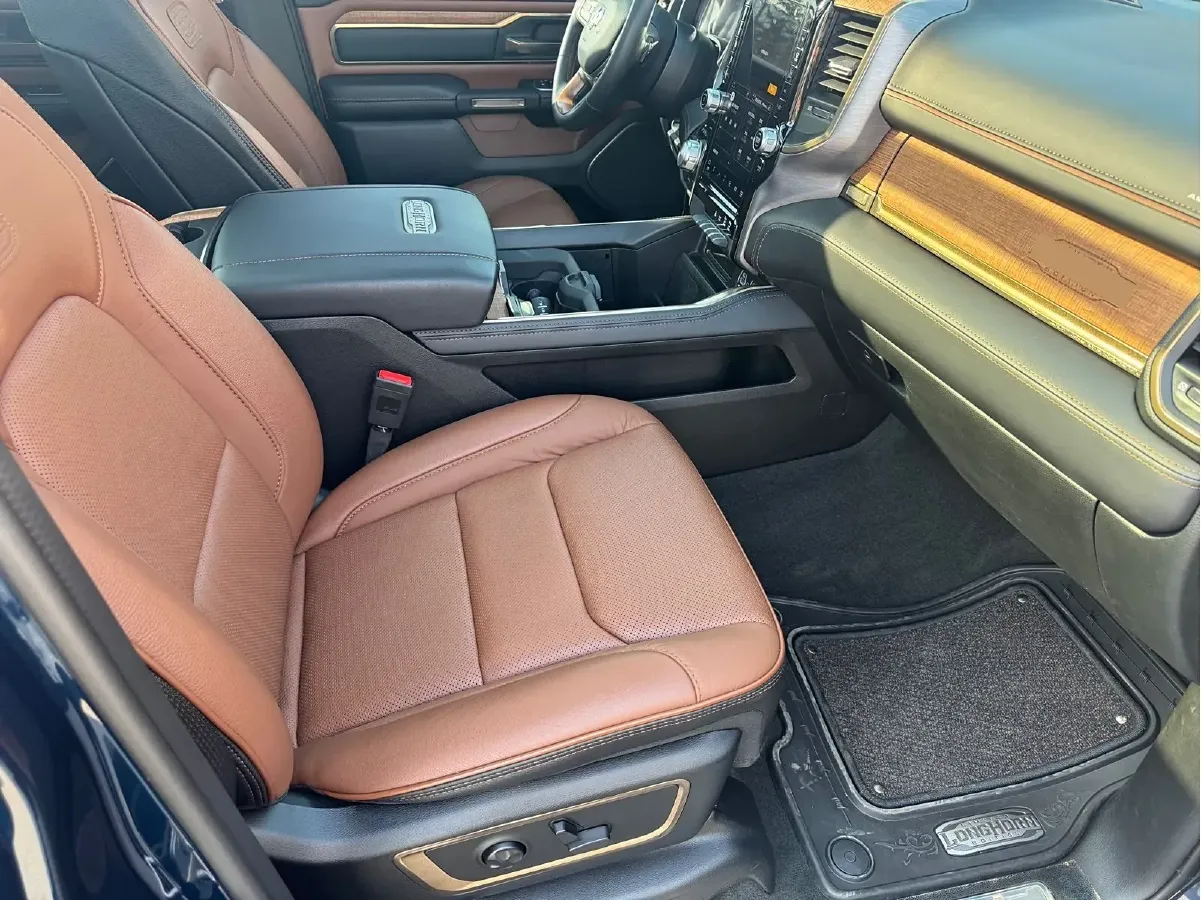 2011 RAM Trucks 5.7L 395HP V8 5AT,autocango,china used car exporter,china ev exporter,chinese used car exporter,chinese used ev exporter