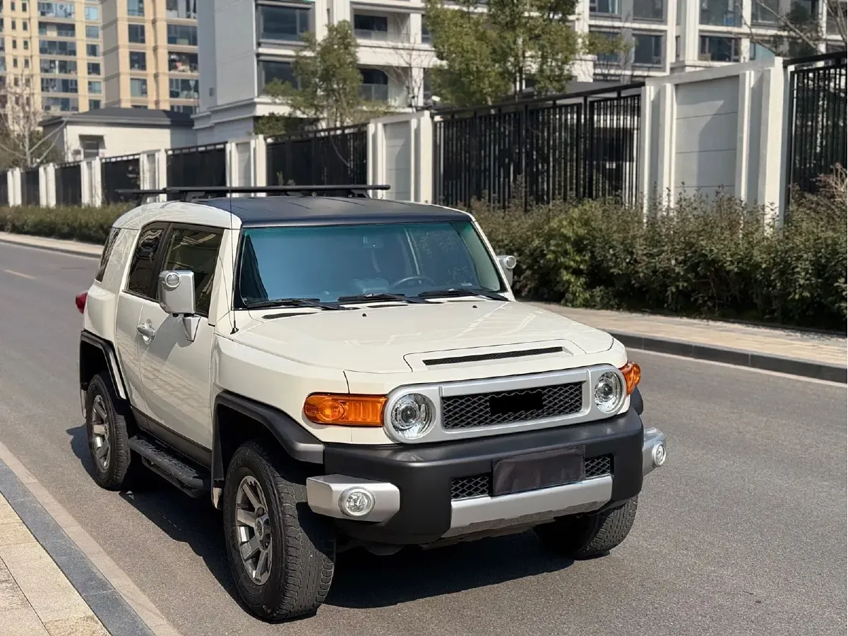 2013 Toyota FJ Cruiser 4.0L 272HP V6 5AT,autocango,china used car exporter,china ev exporter,chinese used car exporter,chinese used ev exporter