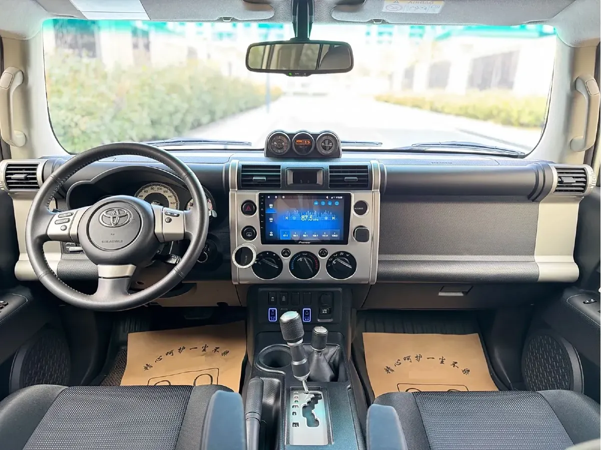 2013 Toyota FJ Cruiser 4.0L 272HP V6 5AT,autocango,china used car exporter,china ev exporter,chinese used car exporter,chinese used ev exporter