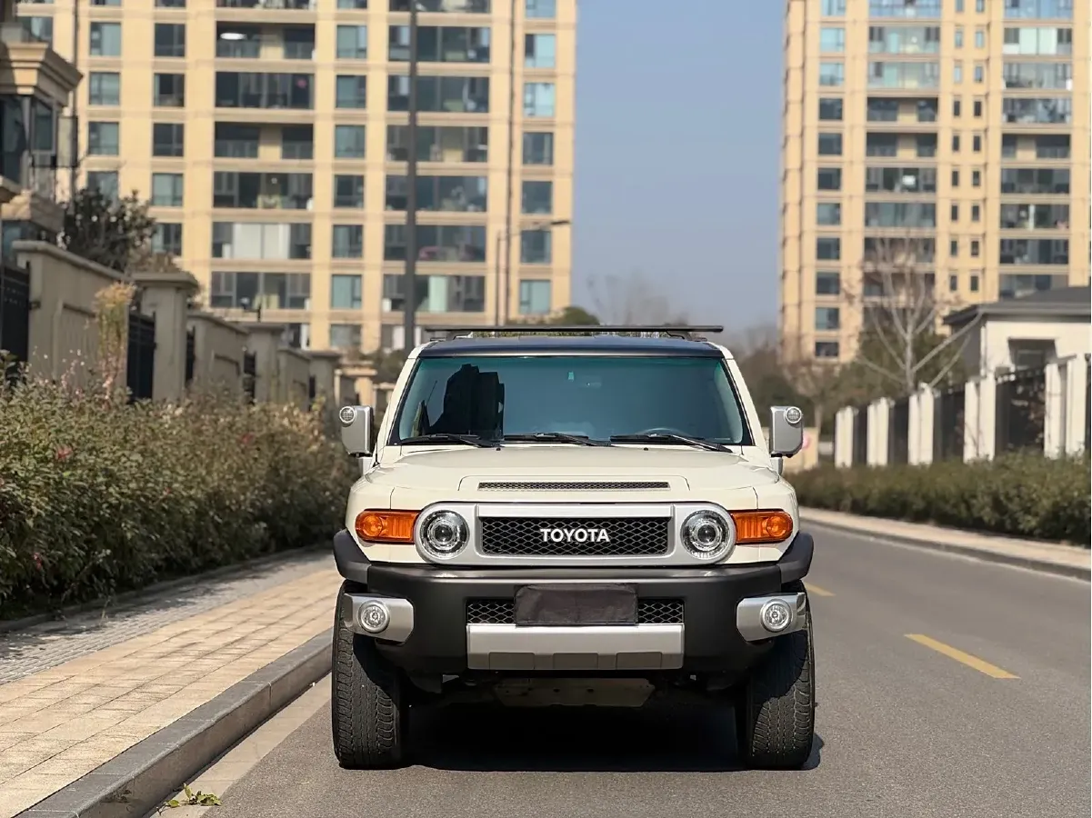 2013 Toyota FJ Cruiser 4.0L 272HP V6 5AT,autocango,china used car exporter,china ev exporter,chinese used car exporter,chinese used ev exporter