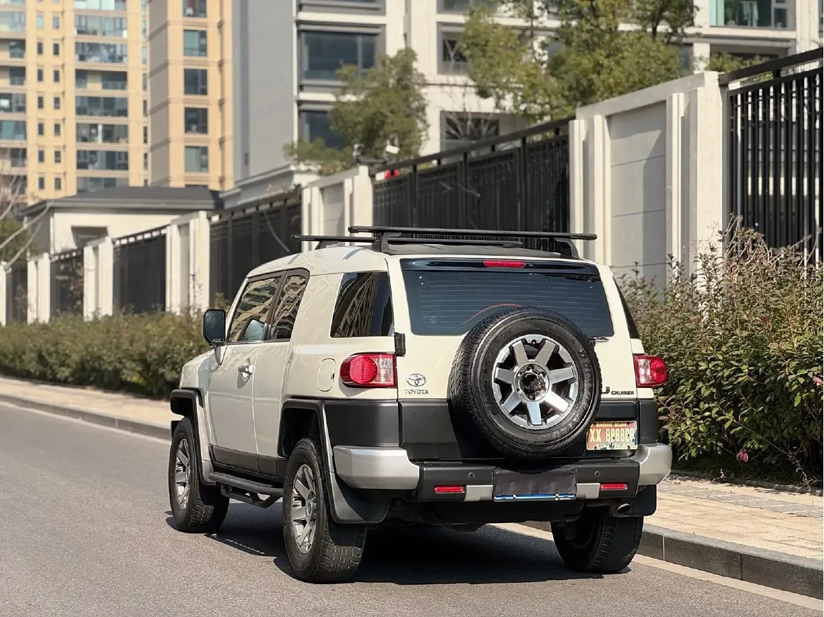 2013 Toyota FJ Cruiser 4.0L 272HP V6 5AT,autocango,china used car exporter,china ev exporter,chinese used car exporter,chinese used ev exporter