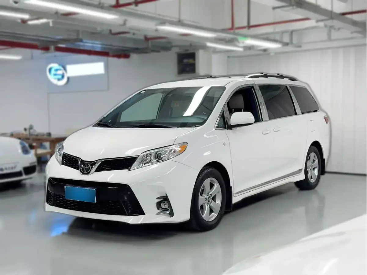 2015 Toyota Sienna 3.5L 269HP V6 6AT