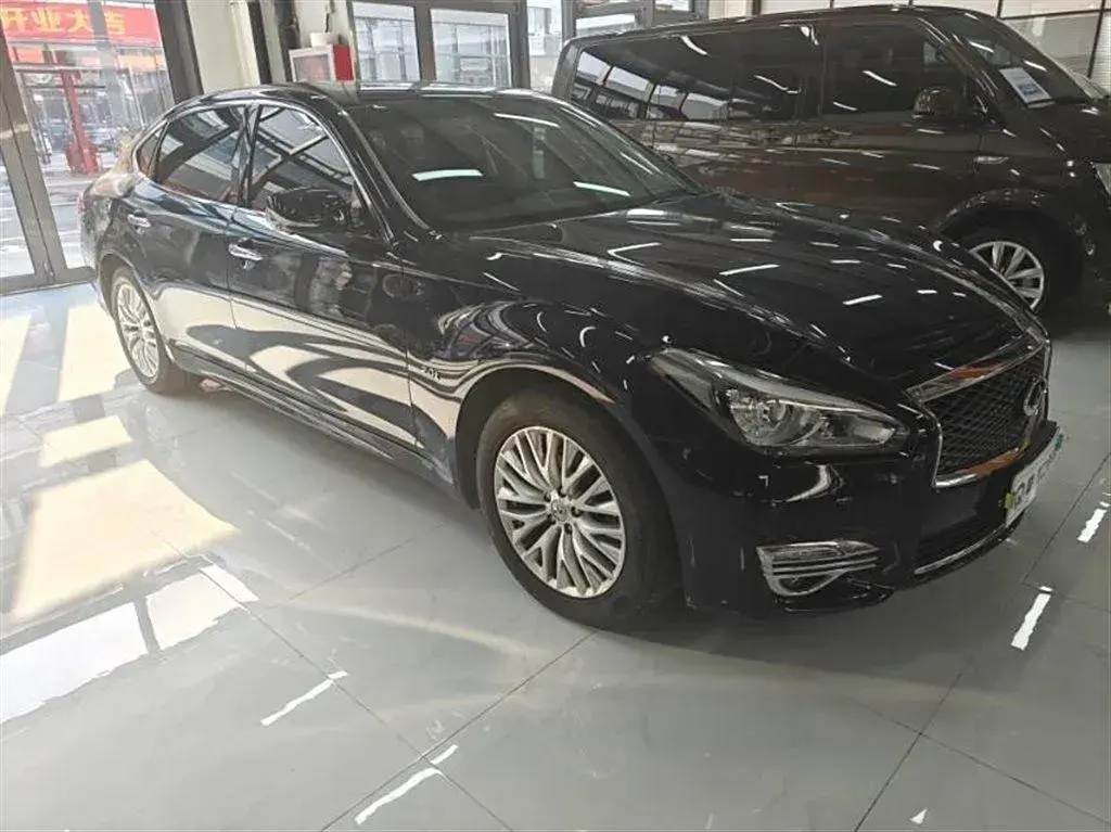 2019 Infiniti Q70 2.0T 211HP L4 7AT,autocango,china used car exporter,china ev exporter,chinese used car exporter,chinese used ev exporter