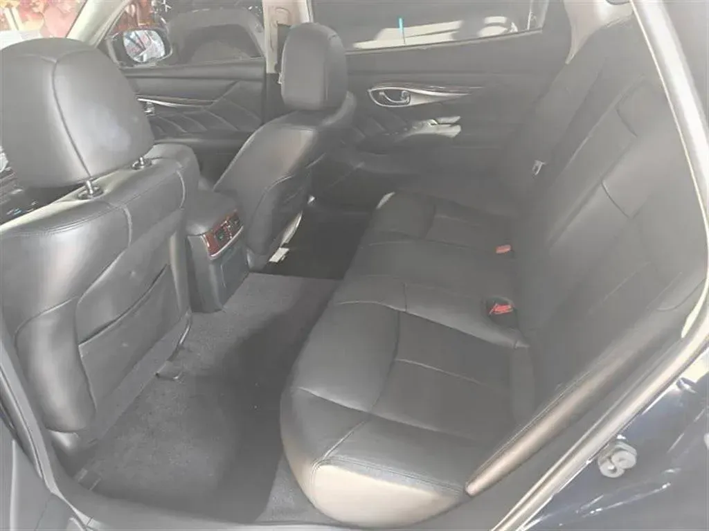 2019 Infiniti Q70 2.0T 211HP L4 7AT,autocango,china used car exporter,china ev exporter,chinese used car exporter,chinese used ev exporter