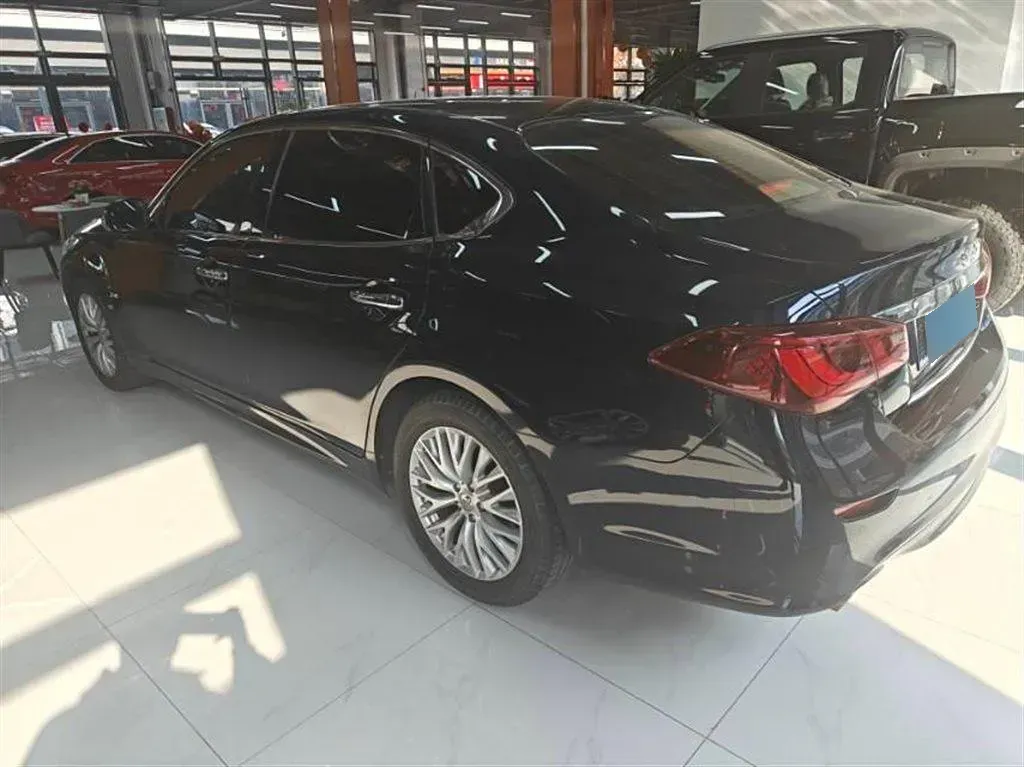 2019 Infiniti Q70 2.0T 211HP L4 7AT,autocango,china used car exporter,china ev exporter,chinese used car exporter,chinese used ev exporter
