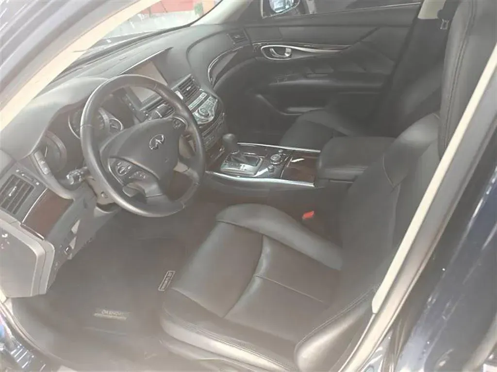 2019 Infiniti Q70 2.0T 211HP L4 7AT,autocango,china used car exporter,china ev exporter,chinese used car exporter,chinese used ev exporter