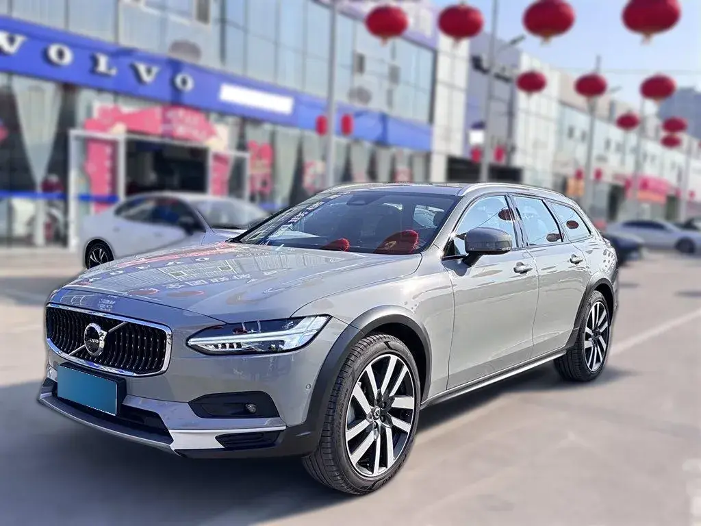 2024 Volvo V90 2.0T 250HP L4 8AT