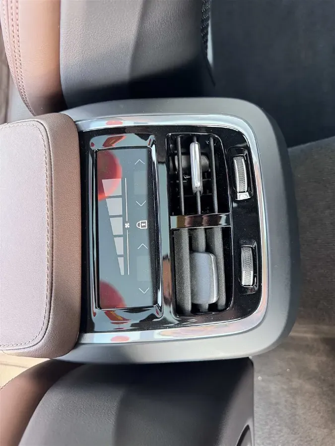 2024 Volvo V90 2.0T 250HP L4 8AT,autocango,china used car exporter,china ev exporter,chinese used car exporter,chinese used ev exporter