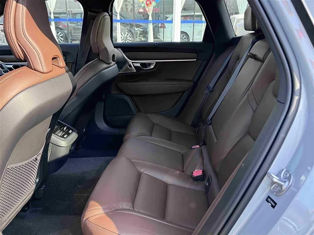 2024 Volvo V90 2.0T 250HP L4 8AT,autocango,china used car exporter,china ev exporter,chinese used car exporter,chinese used ev exporter