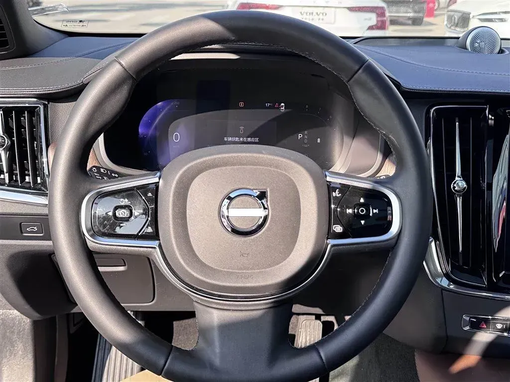 2024 Volvo V90 2.0T 250HP L4 8AT,autocango,china used car exporter,china ev exporter,chinese used car exporter,chinese used ev exporter