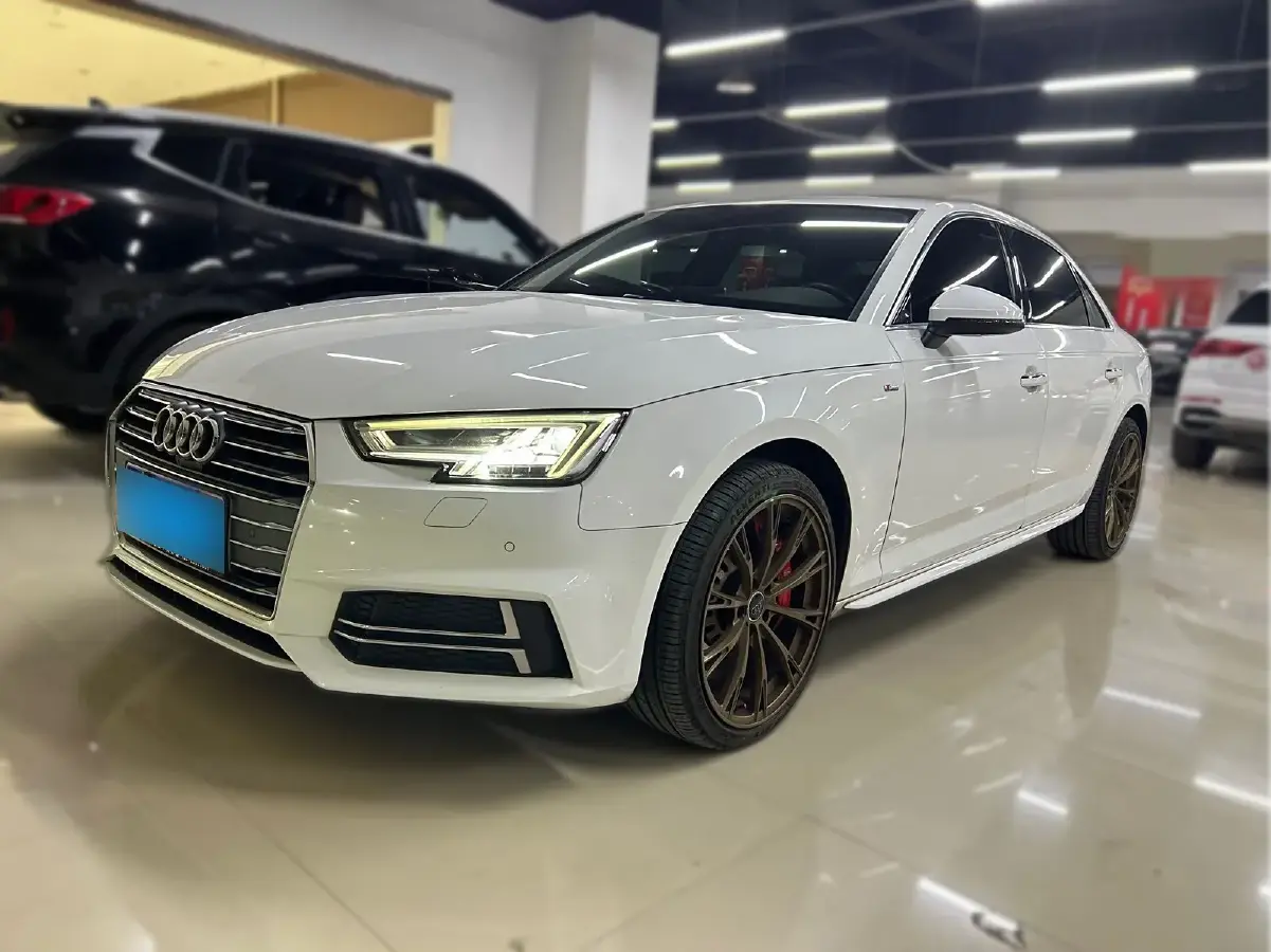2019 Audi A4L 2.0T 190HP L4 7DCT
