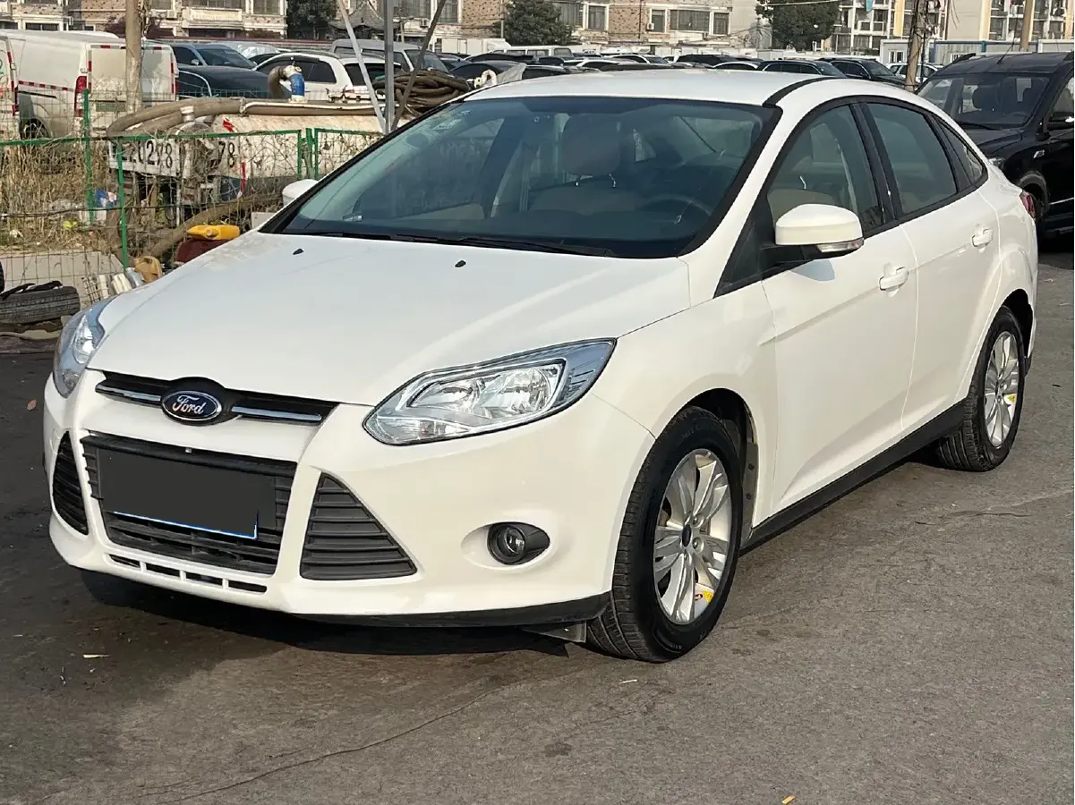2012 Ford Focus 1.6L 125HP L4 5MT