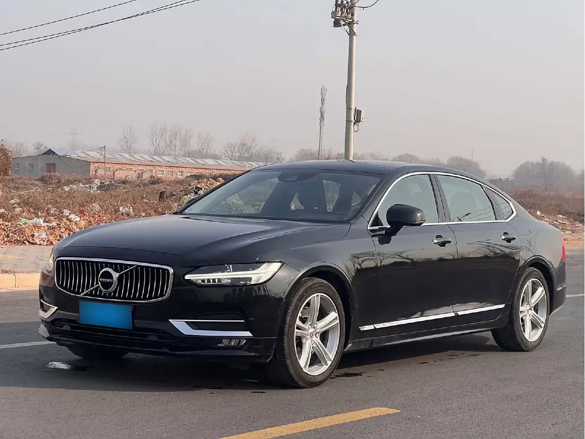 2019 Volvo S90 2.0T 254HP L4 8AT