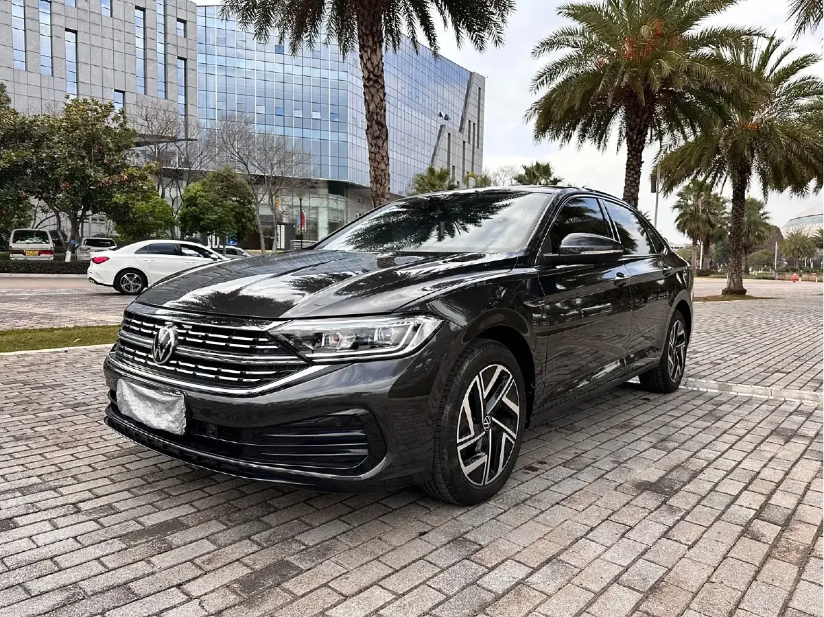 2023 Volkswagen Sagitar 1.4T 150HP L4 7DCT