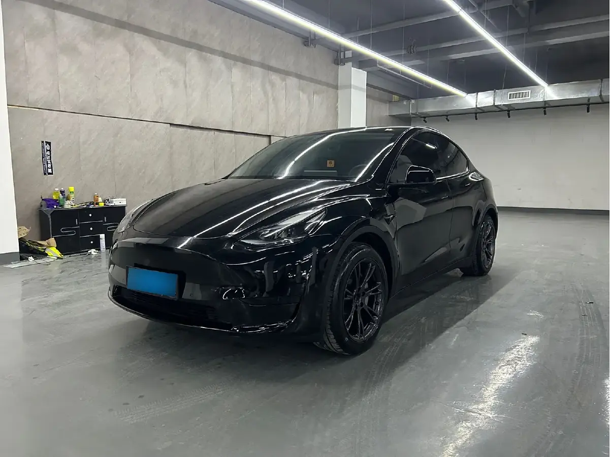 2023 Tesla Model Y BEV 60KWH