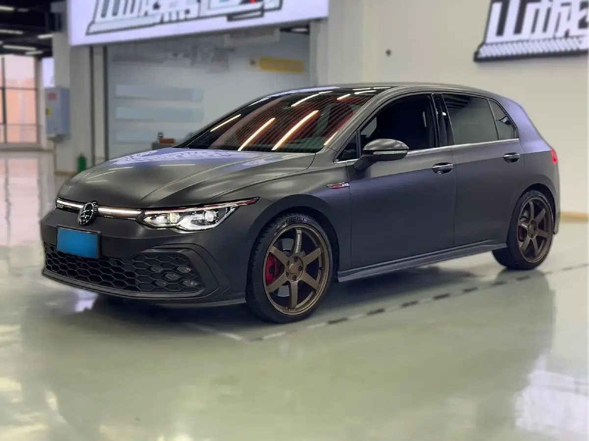 2023 Volkswagen GolfGTI 2.0T 220HP L4 7DCT